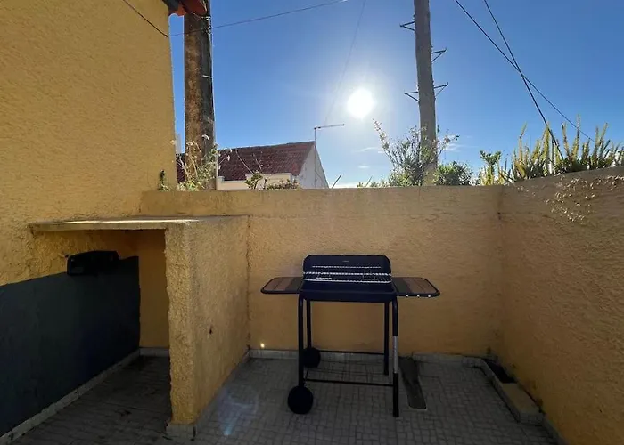 Escapada Amarela Et Détente Santa Barbara (Lisbon)