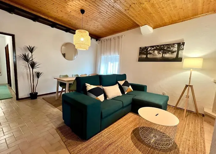 Escapada Amarela Et Détente * Santa Barbara (Lisbon)